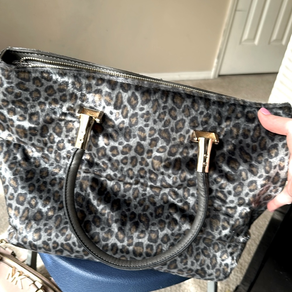 Leopard grey purse